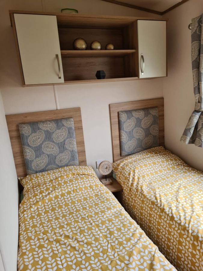 Hot Tub Hols 3 Bed Caravan At 42 Kingfisher Court Tattershall Bagian luar foto